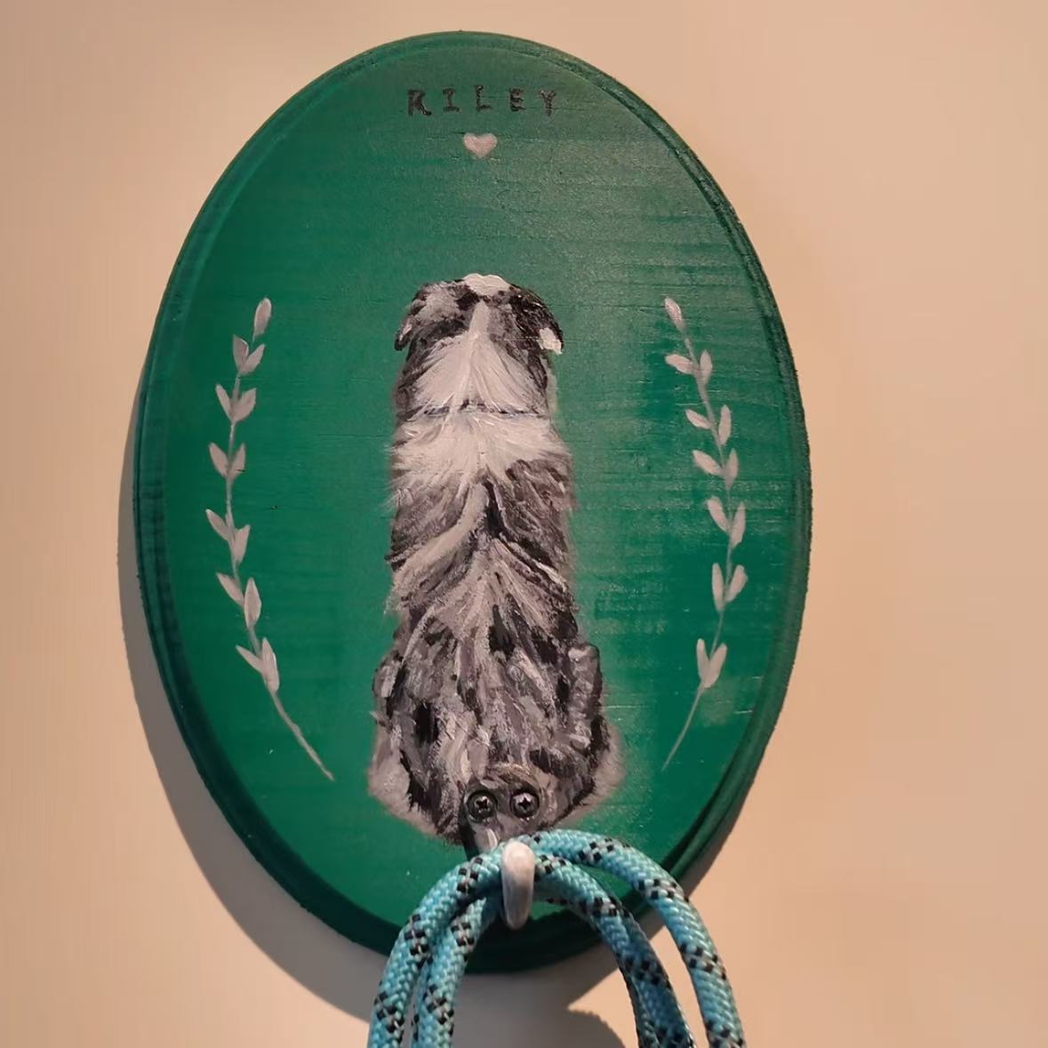 Custom hand-painted pet portrait leash hanger - vines decoration